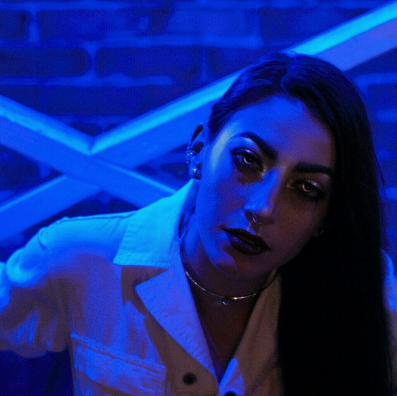 Meet your Posher| Paula P. - Picture 3 of 3